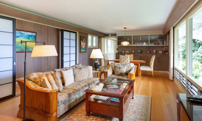 Honaunau-Napoopoo Casa | Tropical, secluded getaway with ocean views, covered lanai, grill, & fast WiFi