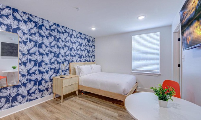 Galveston Apartamento | Tropical Sunset Studio Apartment