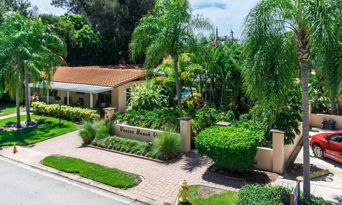 Venice Casa | Tropical Villas of Venice Beach