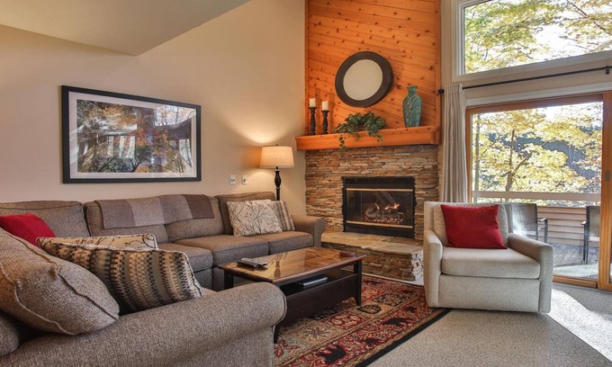 Harbor Springs Condominio | Condominio 127 - Trout Creek Condos