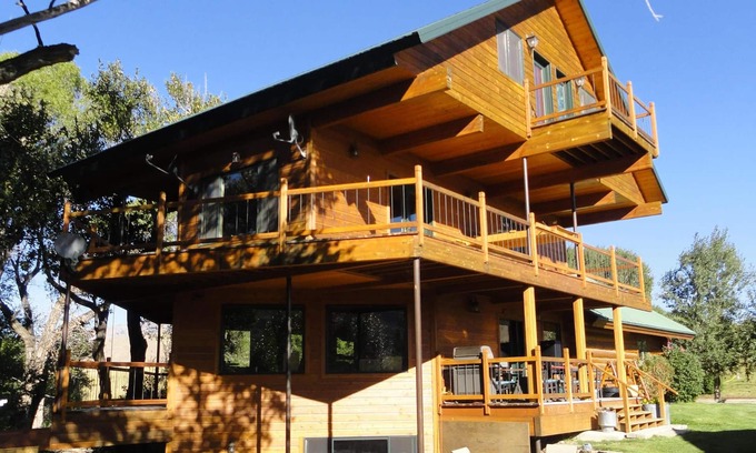 Cody Cabina | Trout Creek Lodge en el agua