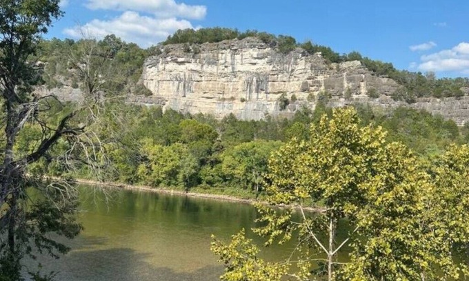 Lone Rock Cabina | Trout Lodge at Two Rivers-White River Cabin Norfork Arkansas