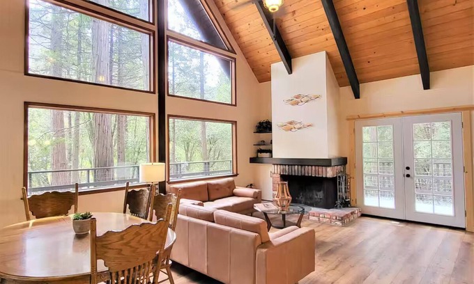 Camp Nelson Cabina | Trout River Cabin - Cozy Quiet Peaceful Retreat