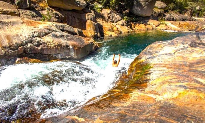 Camp Nelson Cabina | Trout River Cabin - Secluded Riverfront Adventure