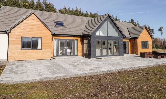 South Galson Casa | TROYA, family friendly, with a garden in Inverness