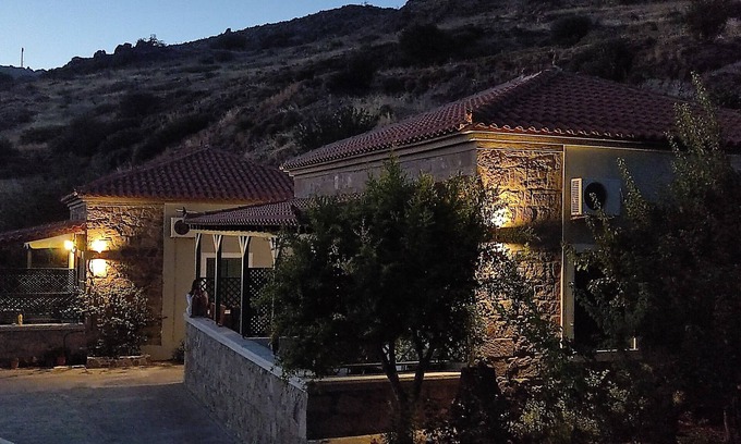 Petra Casa | Troyan Hill Apartments