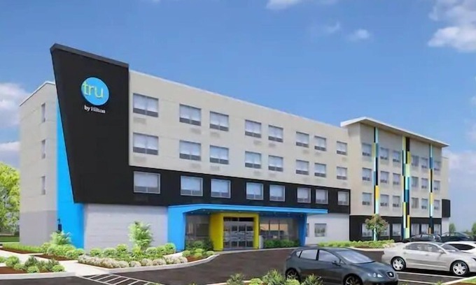 Rossford Hotel | TRU by Hilton Perrysburg Toledo, OH