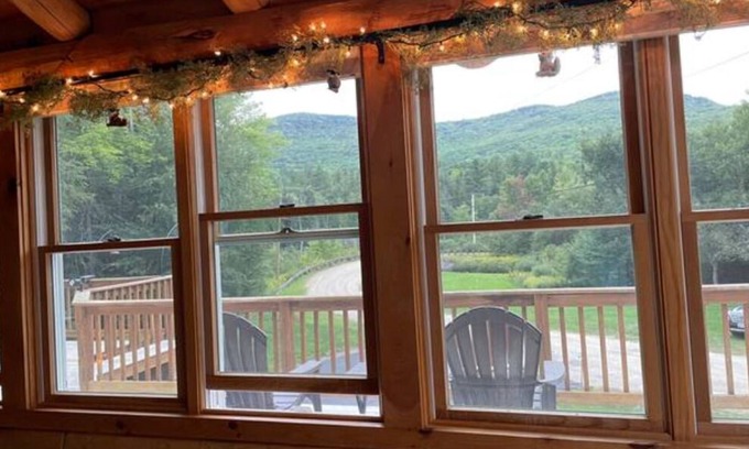 Ellsworth Cabina | True Log Cabin in the White Mountains