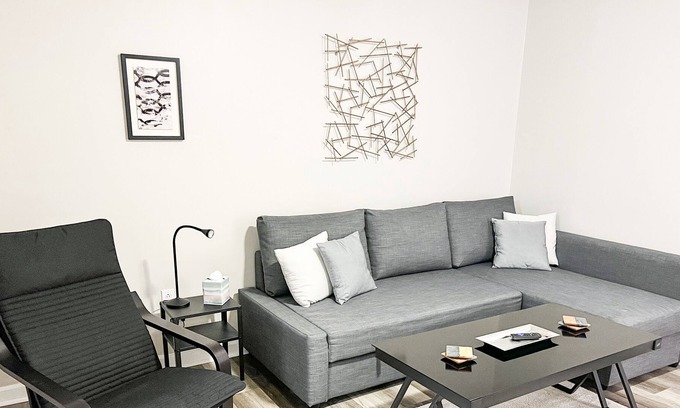 Ross Township Apartamento | True PGH Experience! Fast Wifi + Free Parking!