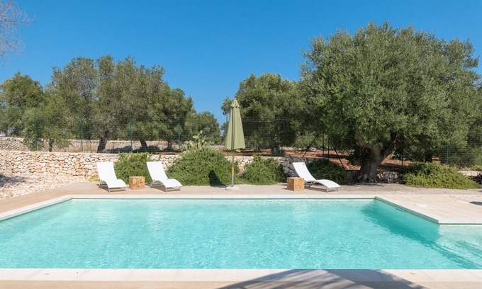 Ostuni Villa | Trullo Chiara con piscina