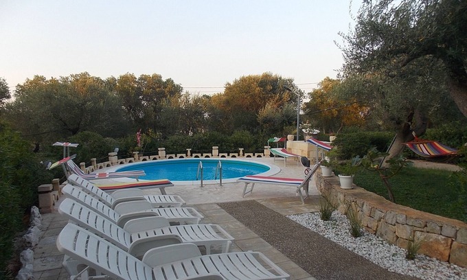 Carovigno Villa | TRULLO EN PUGLIA CON PISCINA PRIVADA, SE ADMITEN ANIMALES