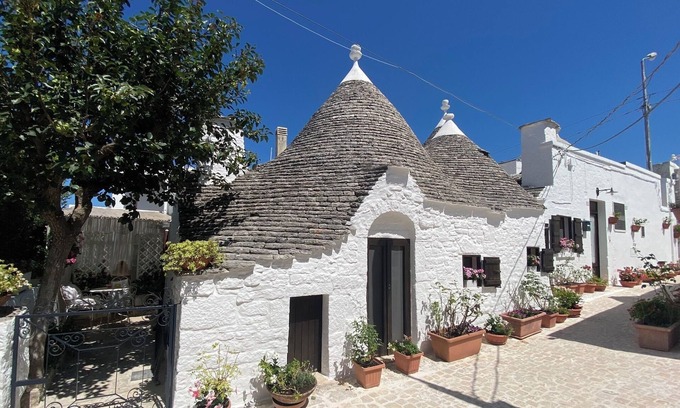 The Trulli of Alberobello Casa | Trullo "Vicolo Fiorito"