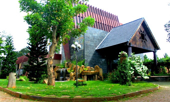 Buon Ma Thuot Hotel | Trung Nguyen Coffee Resort