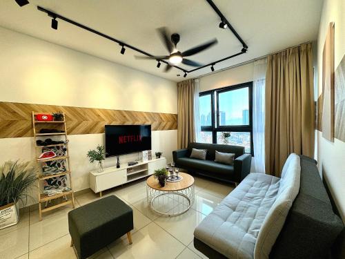 Taman Pertama Apartamento | TrxKlccPavVelo, MrtLrt, 13PAX, 4R2B, KLCCPavTRXVelocity X MrtLrt X 13PAX X 4R2B X Free 4CPark