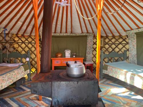 Hatgal Casa | Tsaatan - Mother's Traditional Ger