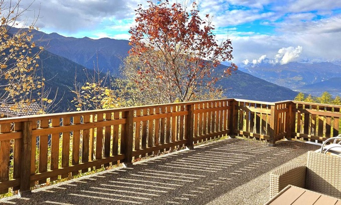 Saint-Martin Apartamento | Tsandelanne" family accommodation Val d'Hérens. Panoramic terrace and sun!