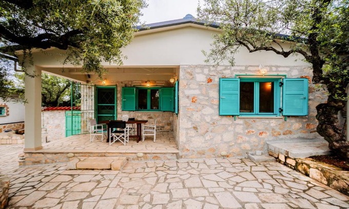Agia Marina Casa | Tsantri Olive Grove residence