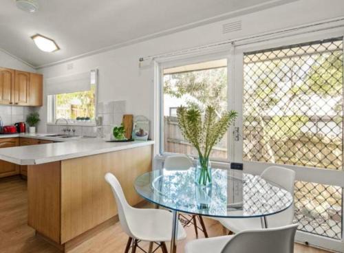 Doncaster East Casa | Tsapas Homes 1 with private bathroom