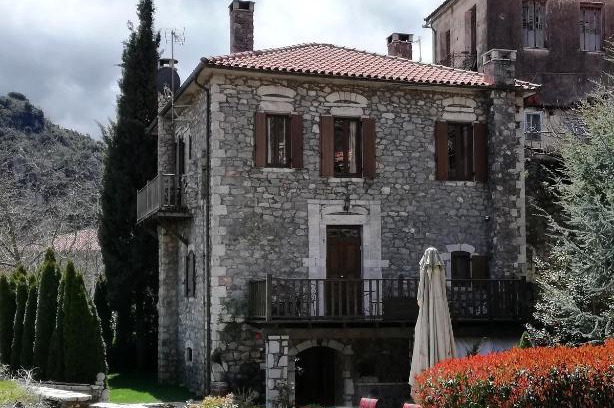 Trikolonoi Casa | Tsarbou Guesthouse
