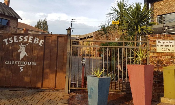 Langenhoven Park Casa | Tsessebe Guesthouse