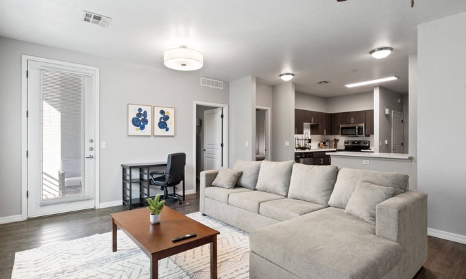 Deer Valley Apartamento | TSMC - 2 Bedroom 2 Bath w/ Pool and Gym #2035