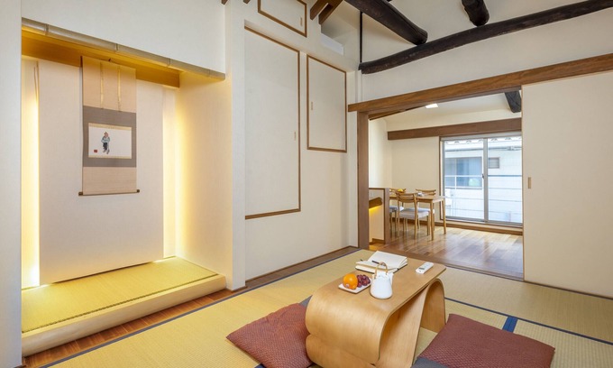 Sannenzaka Ninenzaka Chalet De Esquí | Tsukinowacho - Machiya exquisita con diseño moderno.