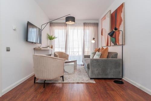 Cotos Apartamento | Tu Escapada Urbana - Plaza de Castilla III, Diseño y Localización