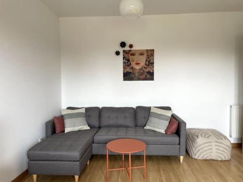Distrito Oeste Apartamento | Tu hogar con vistas al mar y parking en Gijón