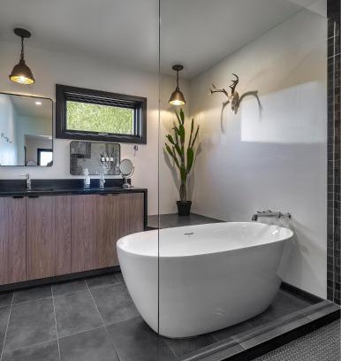 Cornville Casa | Tu'nlii House Fall Colors, Creek & Hot Tub Magic