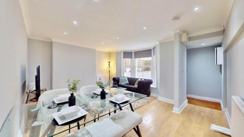 Harrow Road Apartamento | Tube & Notting Hill Nearby - Garden Flat Haven