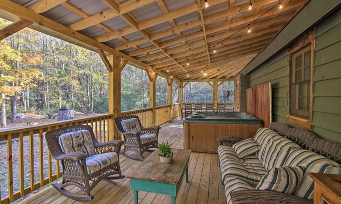 Sautee Nacoochee Casa | Tubes and Kayaks 5-Acre North Georgia Mtn Retreat