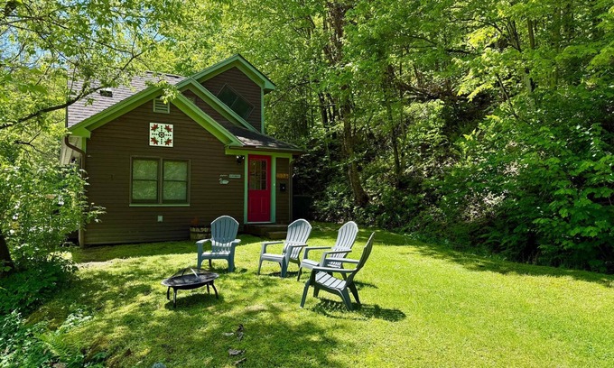 Richford Casa | Tubing , Hiking and Jay Peakfun at the Cliff House