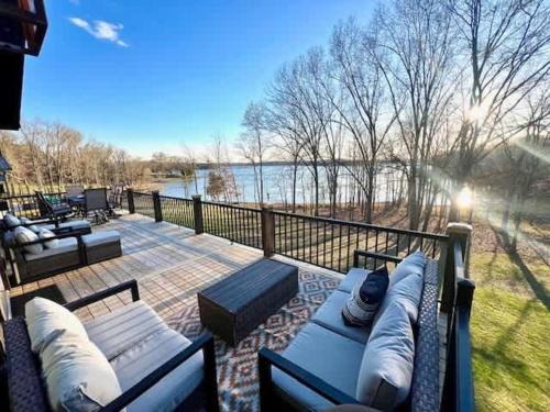 Cadiz Casa | Tucked Away on the Ridge - Quiet Fall Lake Retreat