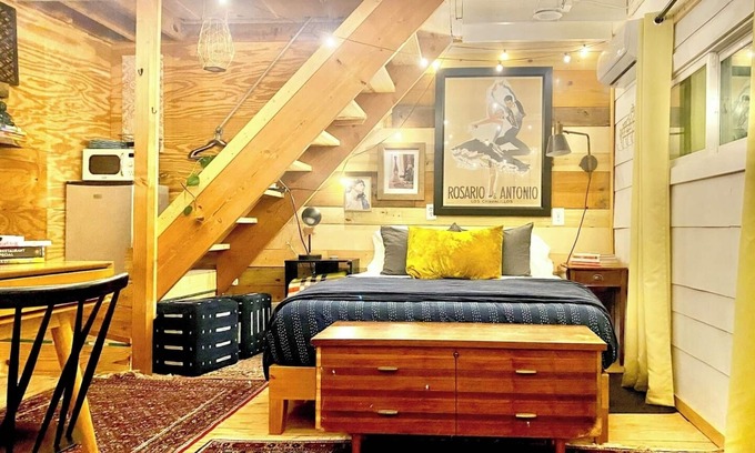 Govalle Cabaña | Tucked Away Stay in East ATX