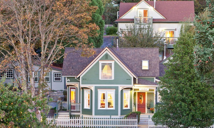 Friday Harbor Cama Y Desayuno | Tucker House Inn