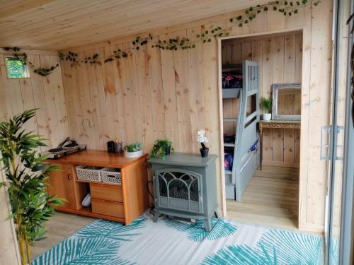 Llandovery Otro | Tucson Cabin