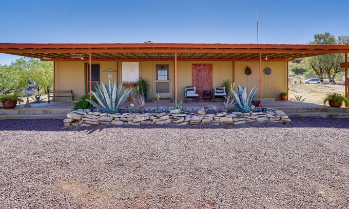 Tucson Apartamento | Tucson Desert Getaway: Pet Friendly, Mountain View