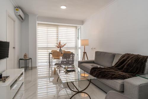 Figares Apartamento | tuGuest Alhamar Apartment