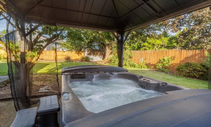 Central Oregon Casa | Tulip st Retreat:Close to UO campus/Autzen stadium