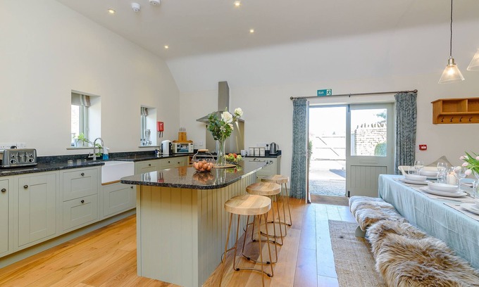 Dyrham Cabaña | Tull - sleeps 8 guests in 4 bedrooms