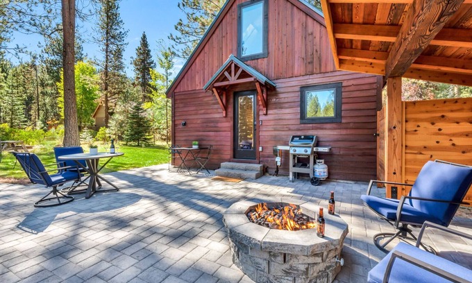 Bend Cabina | Tumalo Falls Modern Cabin Boulder House Bend