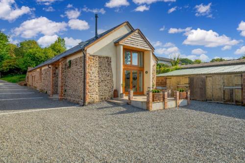 Knowstone Casa | Tumbledown Barn