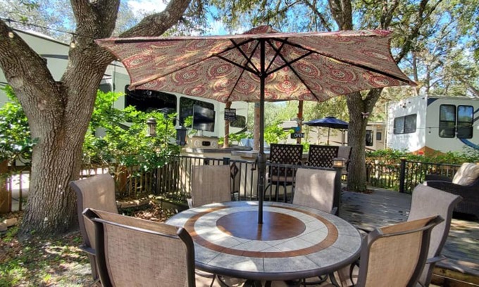 River Ranch Cabaña | Turn Key Tiki Hut Glamping On-site RV Package! FREE Golf Cart! 182