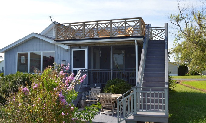 Deep Hole Casa | Turn of the Creek - 2BR home, W/F, Water Access home deck & dock.NO LINENS