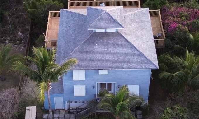 Dunmore Town Casa | Turning Tides - 5 bedroom house in Harbour Island with WiFi, AC and generator.