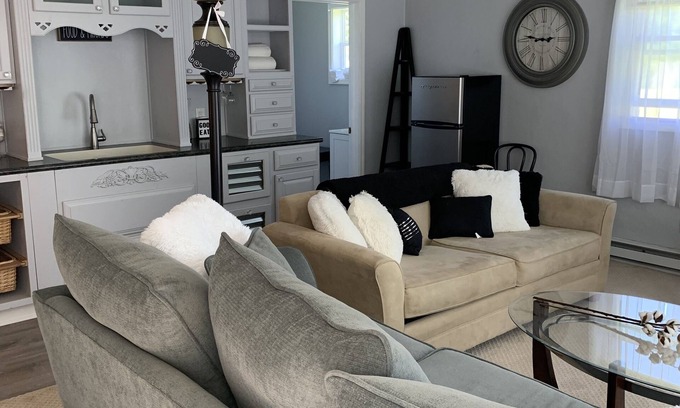Perrysburg Casa | Turnpike Trailway2