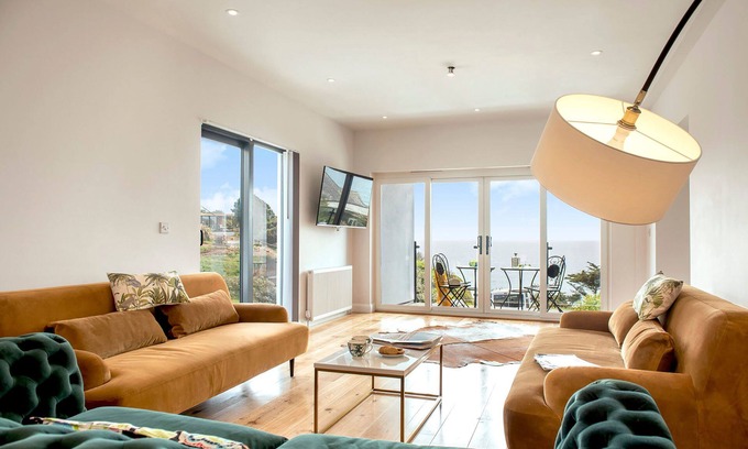 Portwrinkle Cabaña | Turnstone - Beach-side House with Terrace Hot Tub & Stunning Views