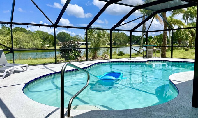 Lakewood Park Casa | Turquoise Turtle - Private Heated Pool: Relax & Enjoy