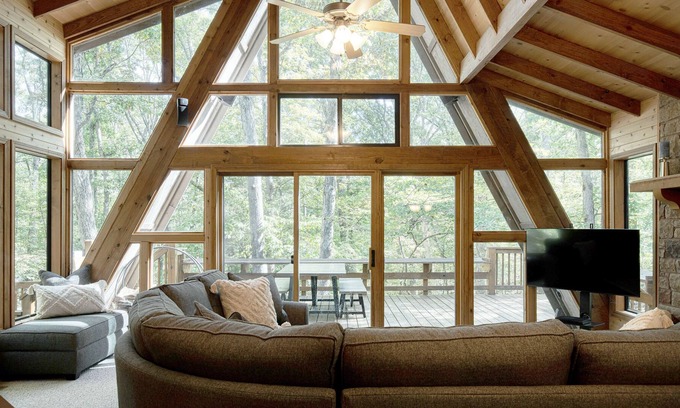 Wright City Chalet De Esquí | Turrach Ridge Retreat by Sarah Bernard, With Firepit, Deck and Gorgeous Private Setting