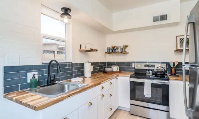Menlo Park Casa | Turtle Dove Duplex, All new 2BR home 1.5 mi. to DT
